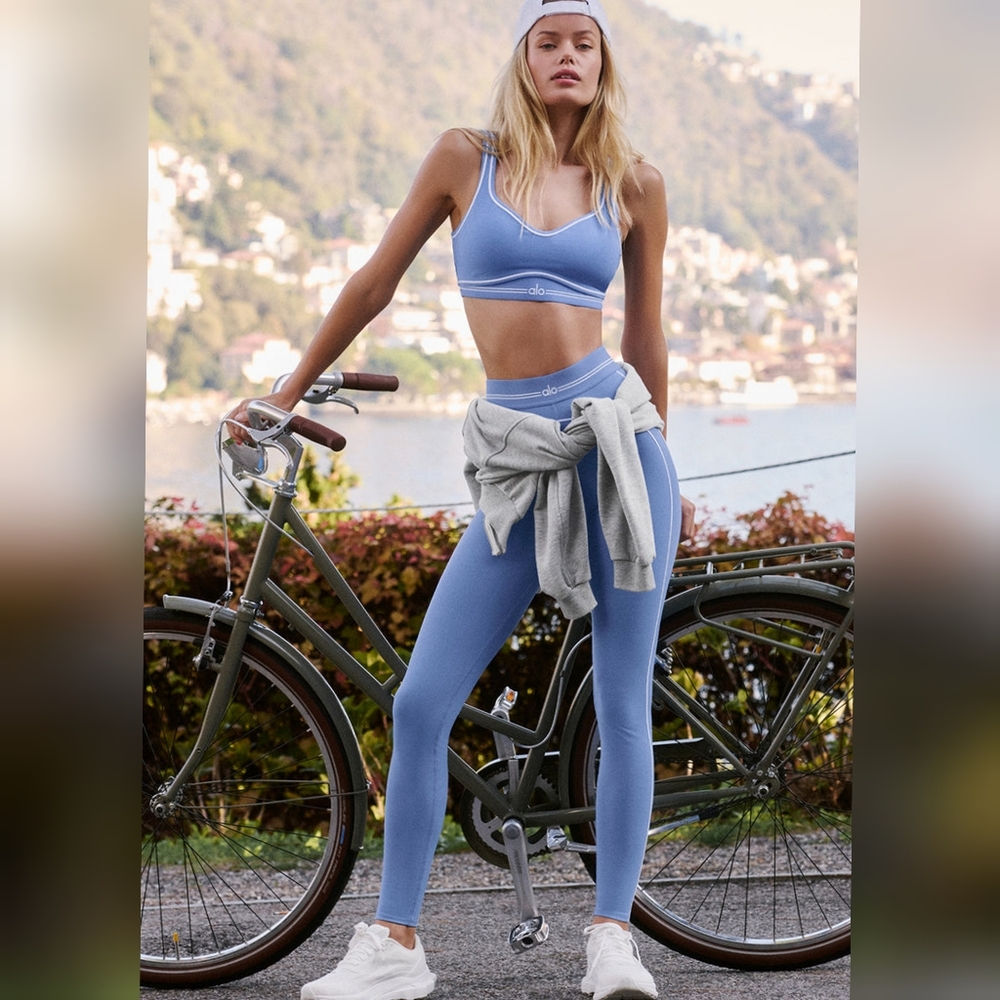 Alo Airbrush High-Waist Heart Throb Legging - Crystal Clear Blue, Small